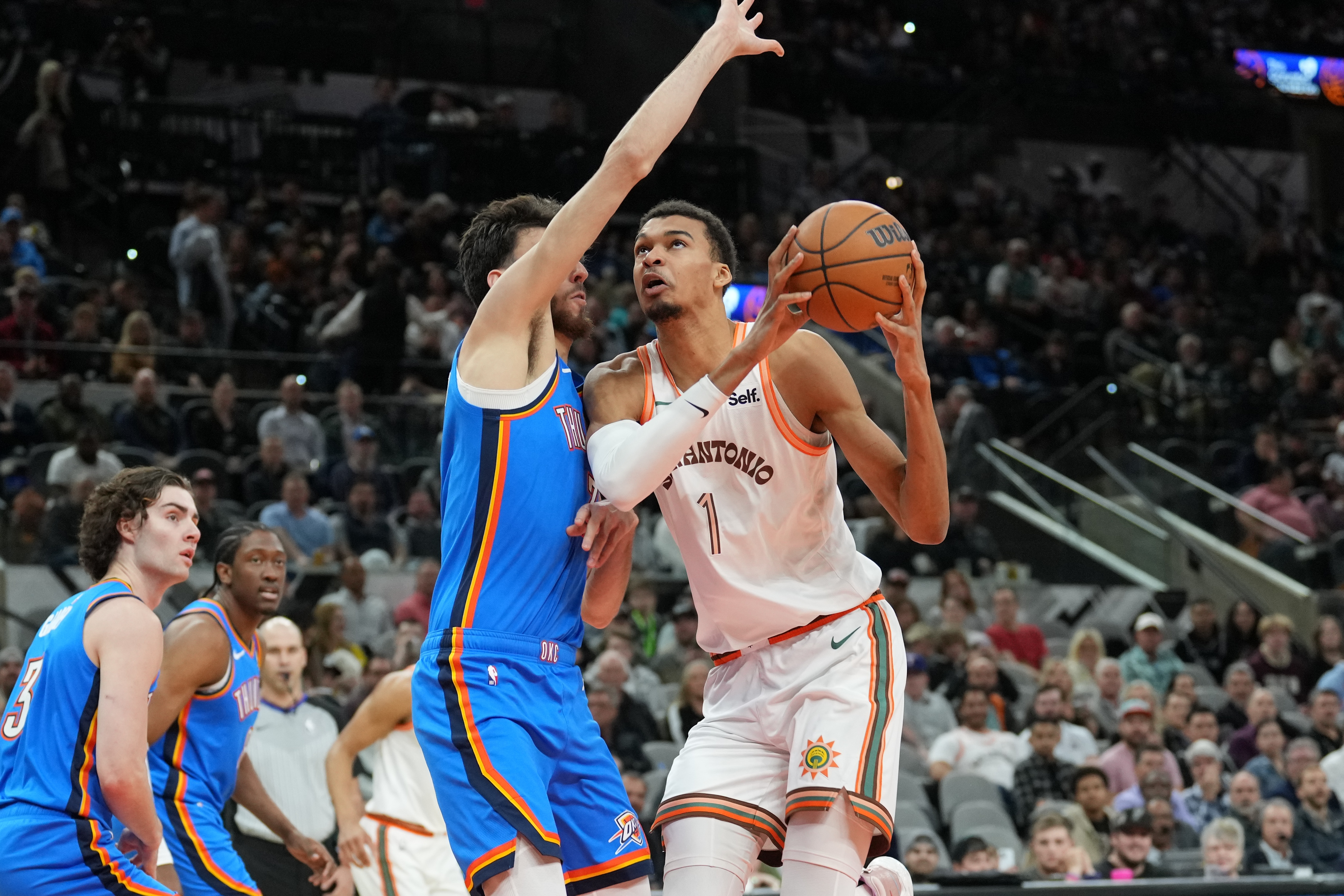 LOL赛事注册-铆足了劲要打你！文班亚马低位扛着切特 转身抛投丝滑打进